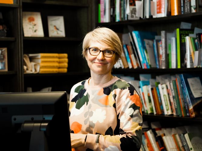 Enneke Siedler in der Ritterschen Buchhandlung